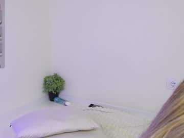 girl
        molly__meow cam image #4364202