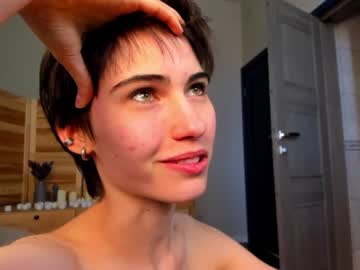 girl
        helenblash cam image #1740522