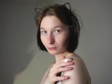 girl
        kisskiss_mourmeow cam image #6895499