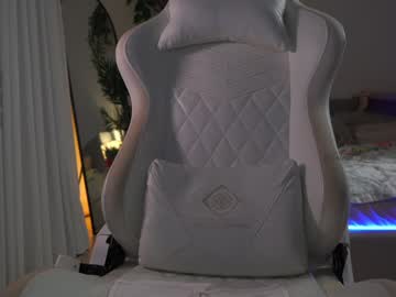 girl
        emma_land cam image #6558258