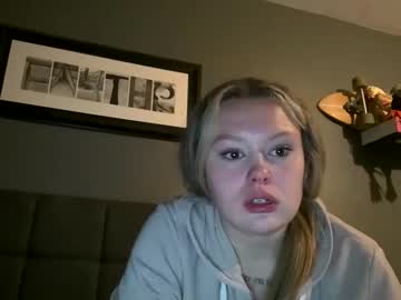 girl
        freakyfay18 cam image #5419644