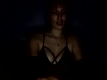 girl
        bunnybabe424 cam image #783350
