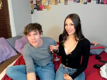 couple
        chloenight cam image #3212148