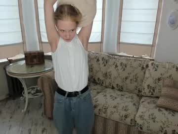 girl
        flairhickey cam image #4094351