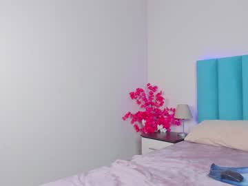 girl
        kaylaa_fox cam image #798109