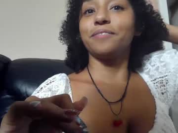 girl
        cucurojo cam image #5371799