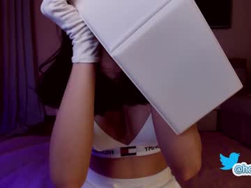girl
        hollyextra cam image #124520