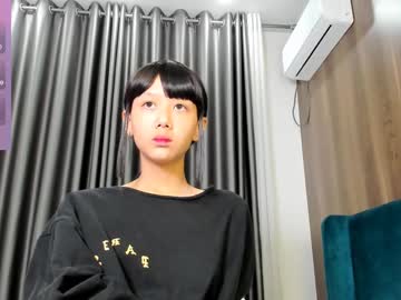 girl
        little_yena cam image #4795622