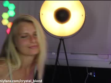 girl
        crystal_blond cam image #6776783