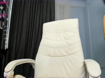 girl
        emma_clarc cam image #1064613