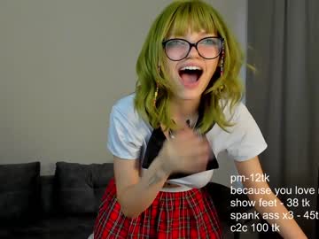 girl
        lisa_milkis cam image #431761