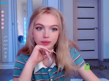 girl
        small_blondee cam image #516901