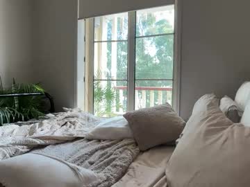 girl
        novamills cam image #6778483