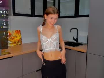 girl
        aislyfrary cam image #4609106