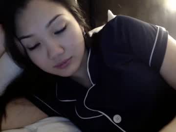 girl
        london_tipton cam image #2772739