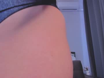 girl
        just_lilu cam image #2875454