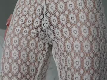 girl
        littlegreekflower cam image #6439023