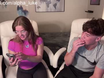 couple
        alpha_luke cam image #3683188