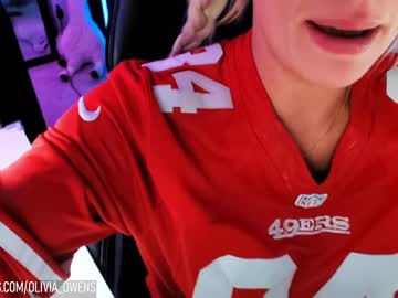 girl
        oliviaowens cam image #2384678
