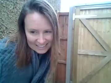 girl
        eatmypie69 cam image #2896268