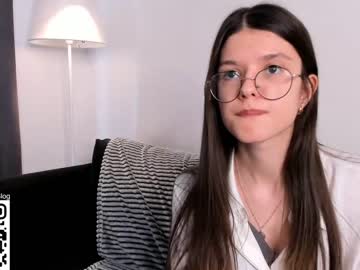 girl
        hellogentlemana cam image #3497378