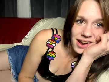 girl
        youyourmom cam image #5234393