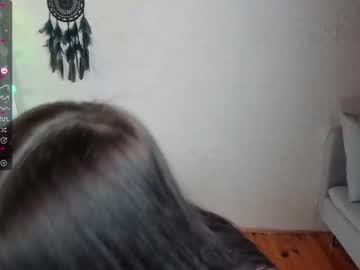 girl
        euphoria_life cam image #3784321