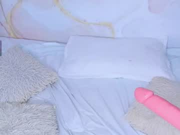 girl
        ivy_li cam image #3593005
