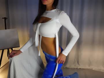 girl
        cassandra_diaz cam image #3241353