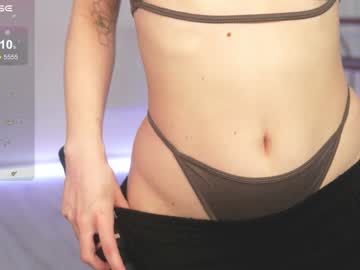 girl
        april_blush cam image #4449077