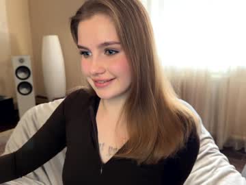 girl
        cute_siberian_girl cam image #6299696