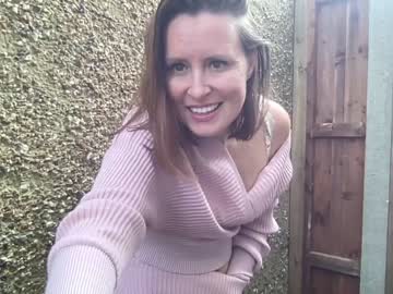 girl
        eatmypie69 cam image #2596133