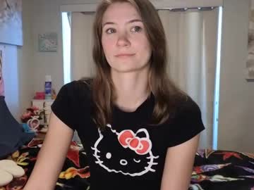 girl
        katynowhere cam image #4745162