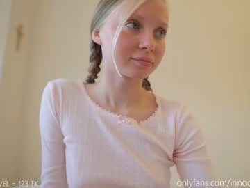 girl
        pureangeldolores cam image #2588622