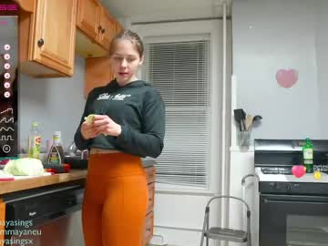 girl
        mayasings cam image #1687170