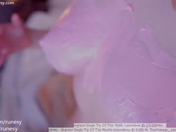 girl
        runesy cam image #1206397