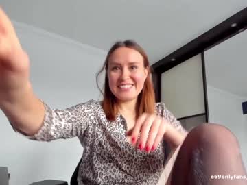 girl
        eatmypie69 cam image #1049820