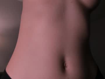 girl
        lauratanguy cam image #5138292