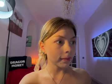 girl
        deva_alice cam image #6202044