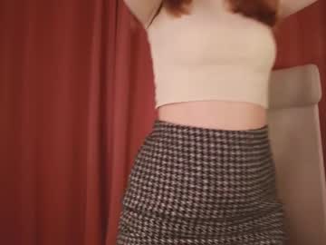 girl
        jane_flowers cam image #6201917
