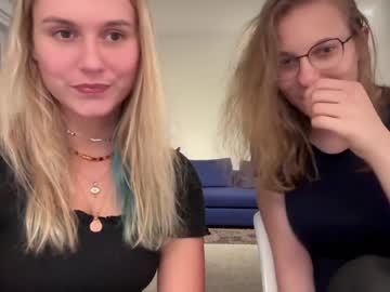 girl
        lillybambus cam image #2704327