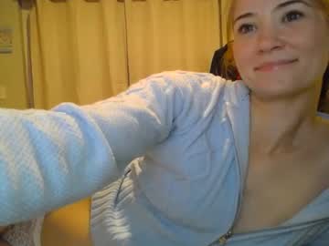 girl
        katynowhere cam image #5726463