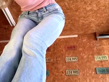 girl
        littlegreekflower cam image #2681929