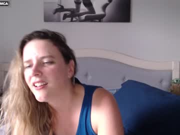 girl
        bluexstacey cam image #2931645