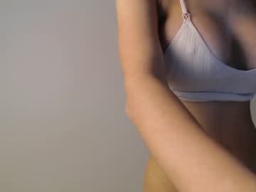 girl
        trixie_taylor cam image #3545531