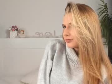 girl
        oliviasolis cam image #679074
