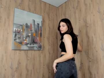 girl
        gladyshessel cam image #4498718