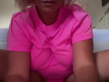 girl
        kiradivine cam image #4978926