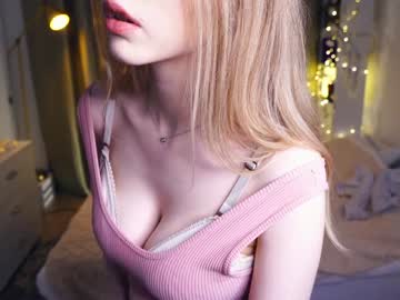 girl
        _1ce_ cam image #5789116