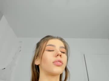 girl
        jenie_fire cam image #5543718